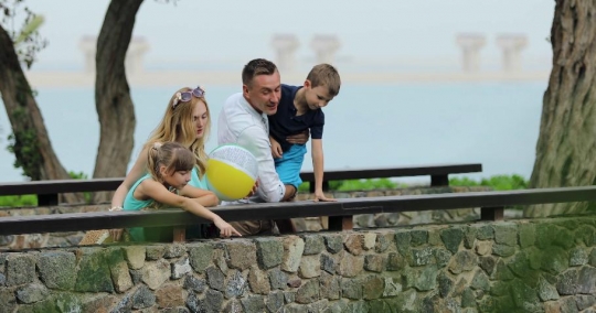 European Family at the bridge|-