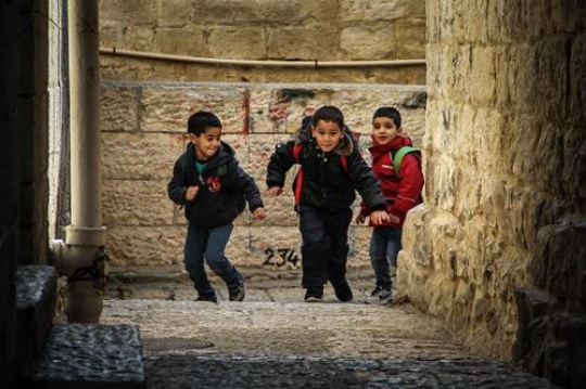 palestinian boys running