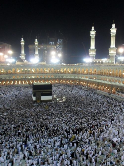 Kaaba at night