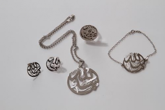 set form necklace,ring,earrings and bracelet with pendant