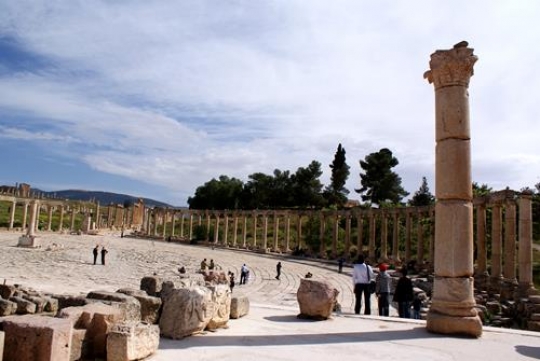 pillars in jerash jordan