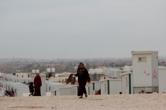 woman in refugees camp