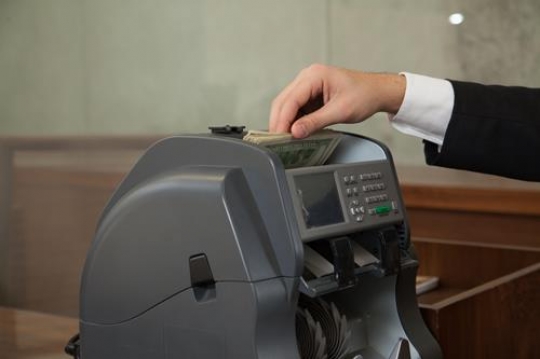 electronic currency counter