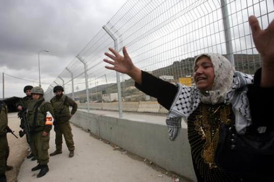 palestinian woman shouting
