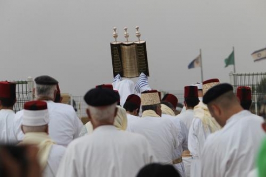 samaritan shavuot pray