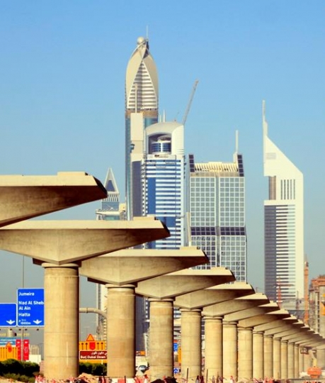 Building Dubai Metro Way
