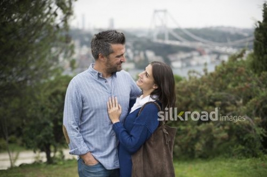 Husband and wife on the bosphorus|Bogazdaki kari koca