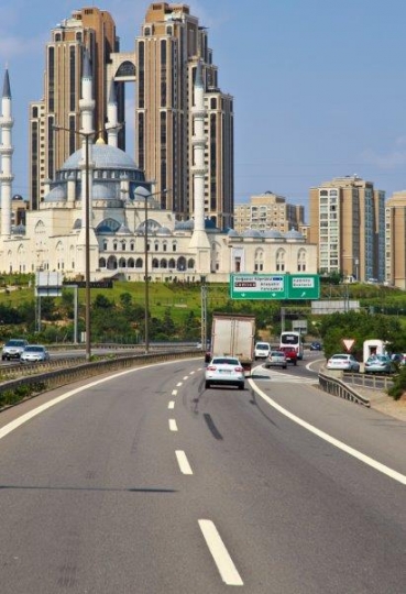 highway road in istabnul