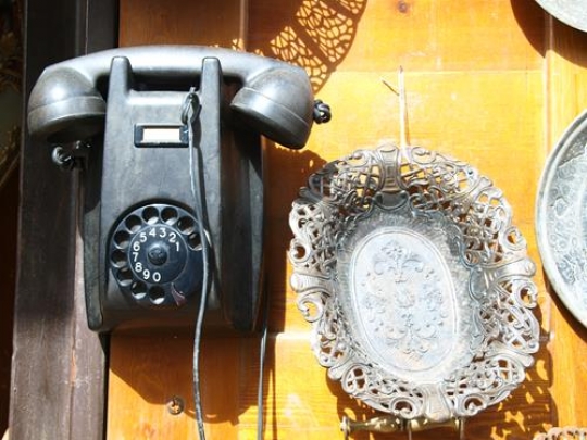 antique telephone device