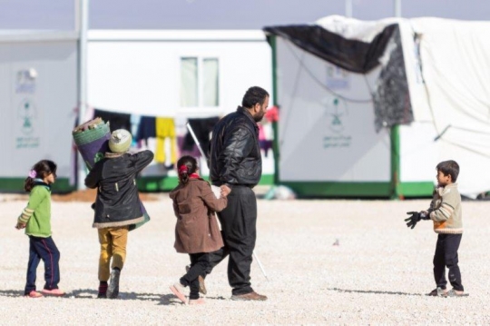 people in the refugee camp