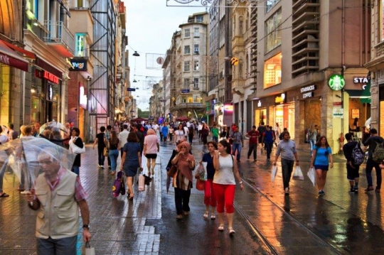 people in the market