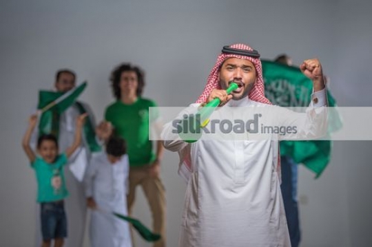 Family celebrating their country|