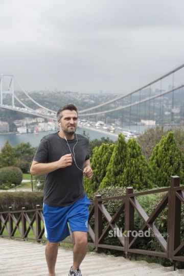 Man running on the stairs|Merdivenlerde kosan adam