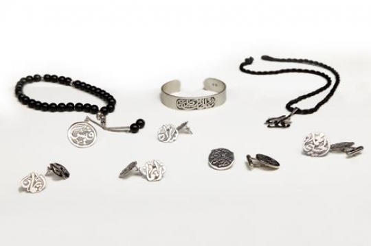 large collection of accessorie