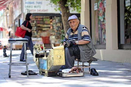 Shoe polish worker in Istanbul