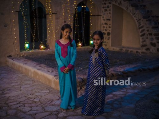 Girls in the neighborhood|-