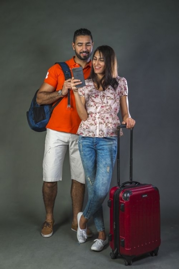 Arab Couple on Vacation|-